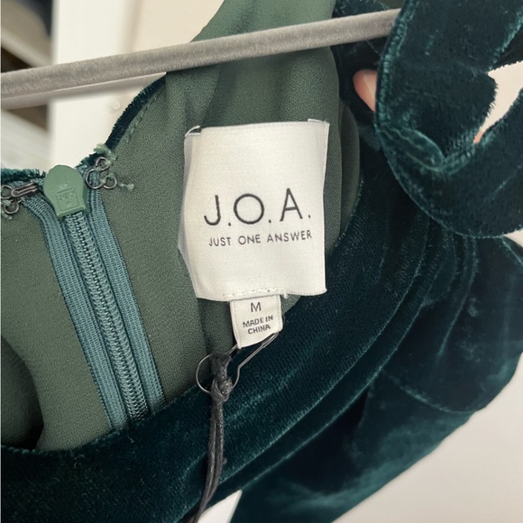 NWT J.O.A Velvet Emerald Green Dress Size M - Picture 4 of 11